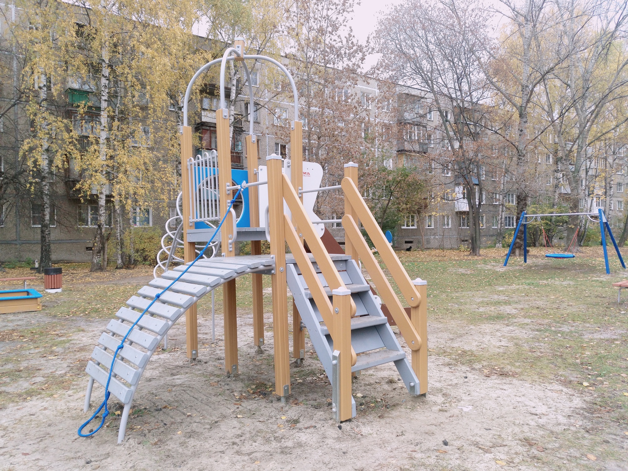 Песочница арзамас. Детская площадка в Нижнем Новгороде Автозаводский район улица Ильича. Нижний Новгород район автозавод детские площадки. Детский городок Автозаводский район Нижний Новгород. Детская площадка около 42 больницы Нижний Новгород.