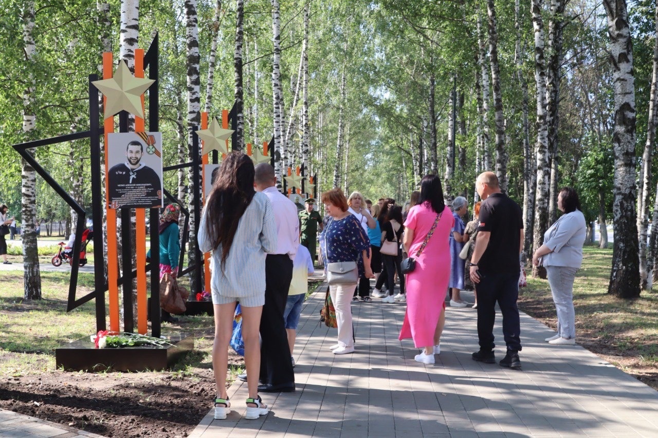 Аллею в память о погибших в ходе СВО нижегородцах открыли в Приокском  районе | 17.08.2023 | Нижний Новгород - БезФормата