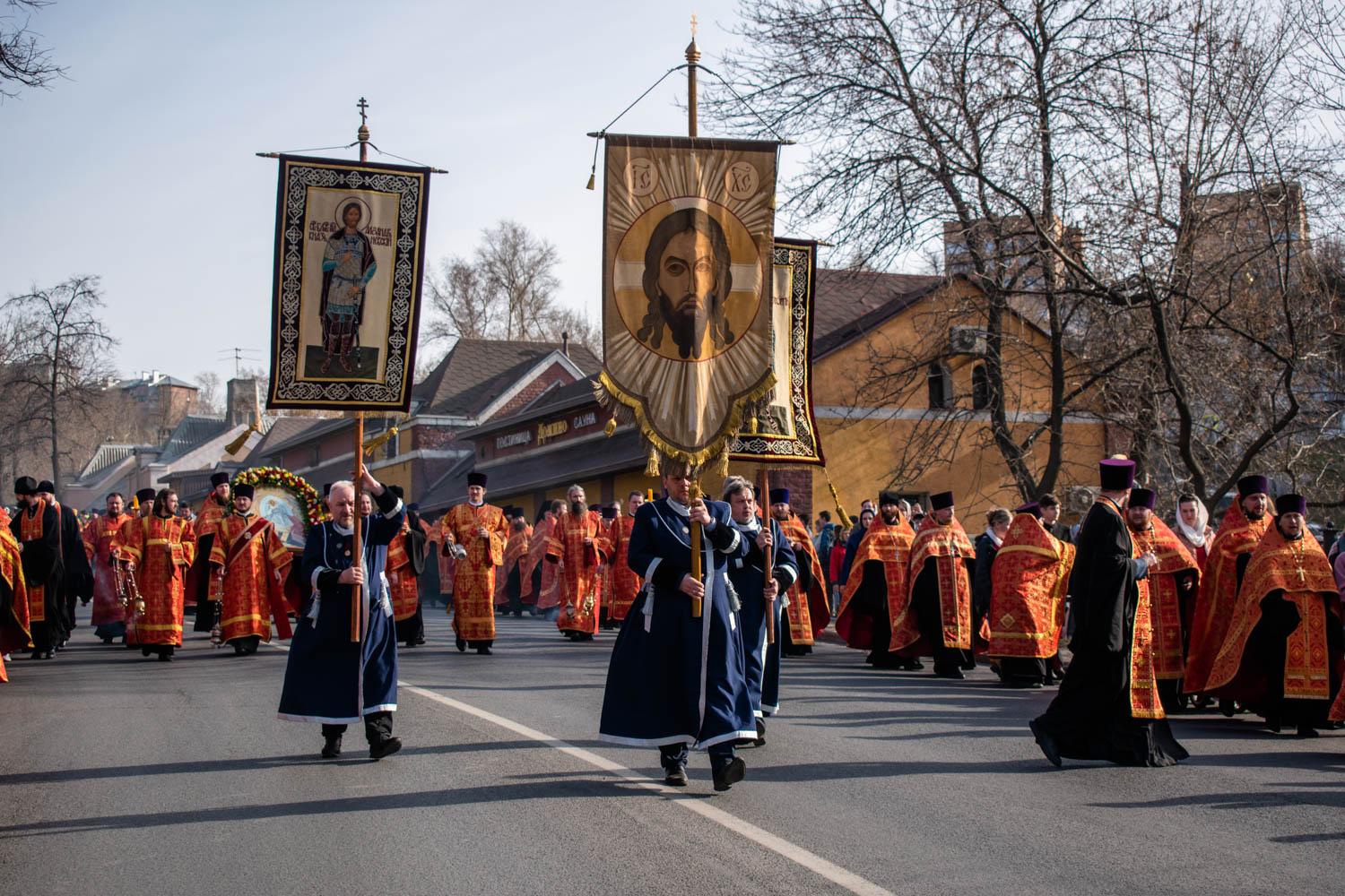 Пасха крестный ход. Крестный ход Нижний Новгород 2023. Крестный ход в Нижнем Новгороде 16 апреля. Пасхальный крестный ход. Пасхальный крестный ход Нижний Новгород.