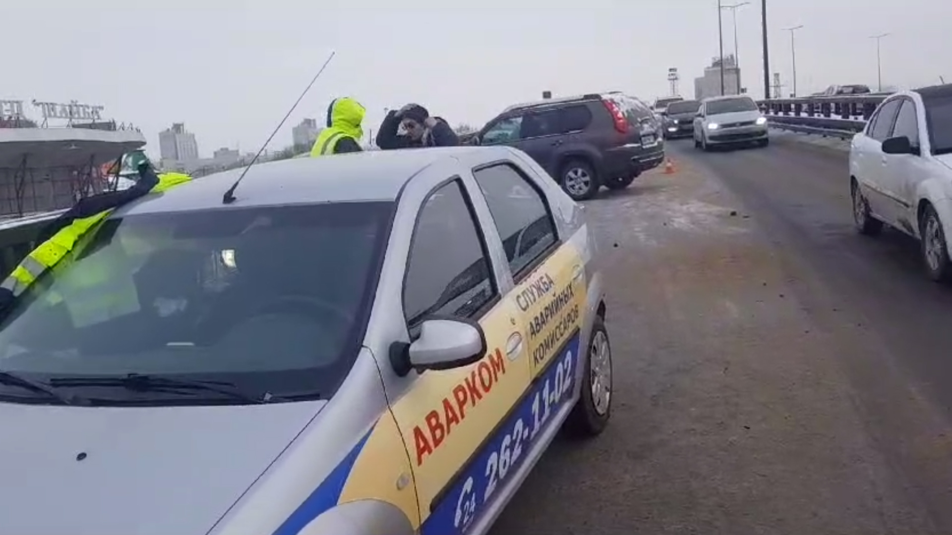 ДТП с пятью автомобилями произошло на нижегородском метромосту | 09.12.2023  | Нижний Новгород - БезФормата