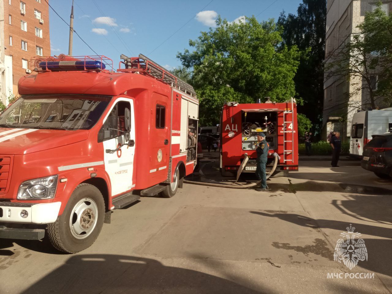 Пожарные спасли ребенка из горящей многоэтажки на Островского в Нижнем  Новгороде | Открытый Нижний