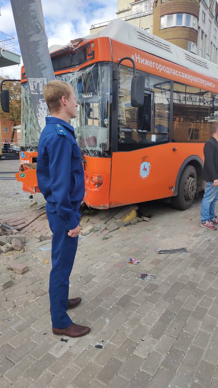 Прокуратура начала проверку из-за ДТП с автобусом на Сенной площади |  06.09.2022 | Нижний Новгород - БезФормата