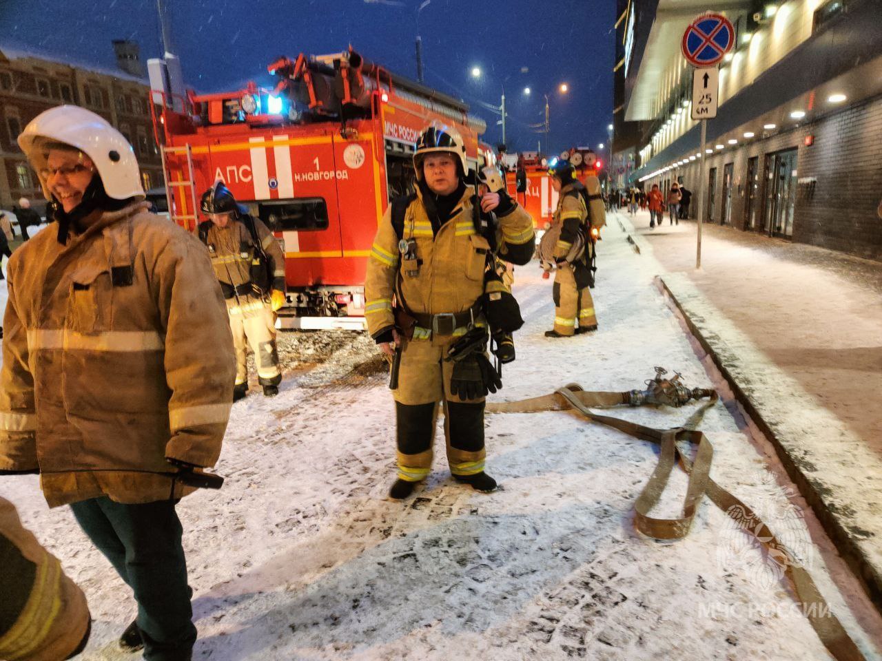 Нижегородский ТЦ «Небо» эвакуировали из-за горящей урны 10 марта |  10.03.2023 | Нижний Новгород - БезФормата