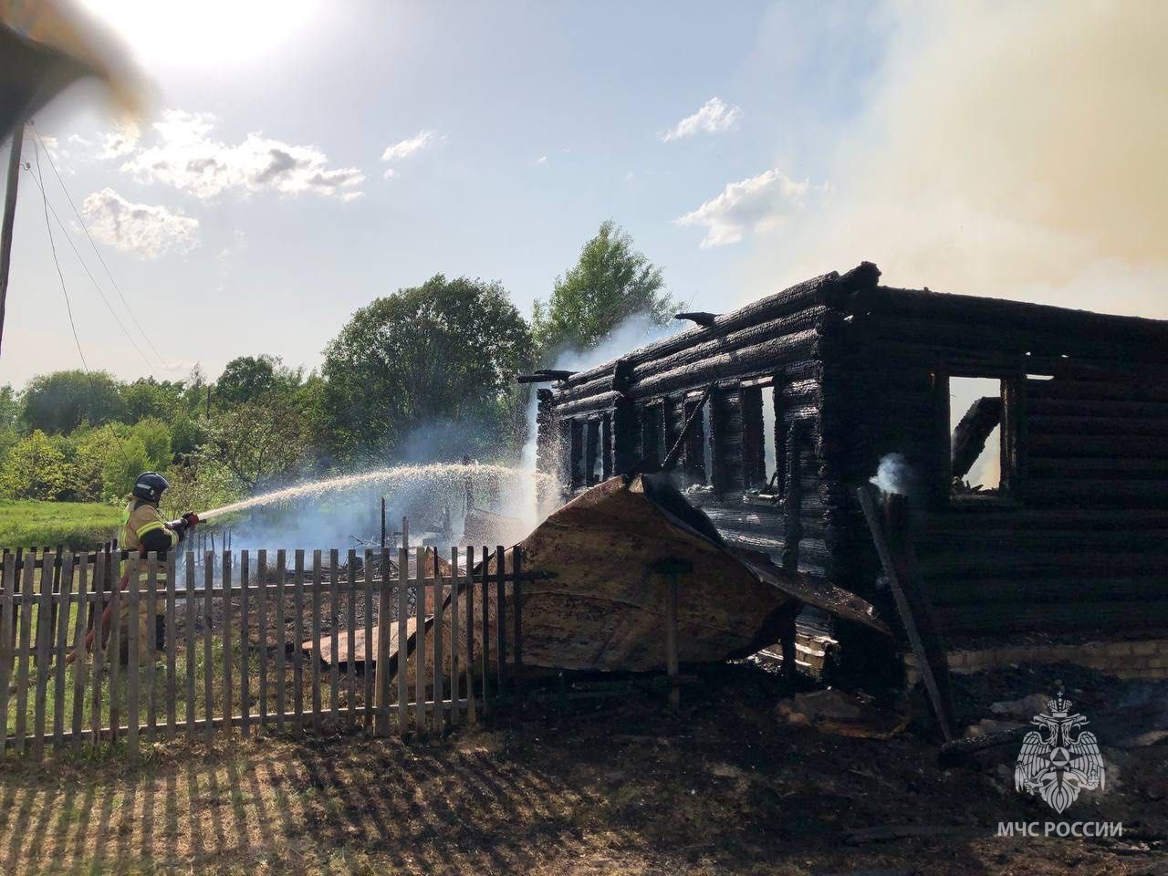 Дом и надворные постройки сгорели на площади 132 кв. м в Нижегородской  области | Открытый Нижний