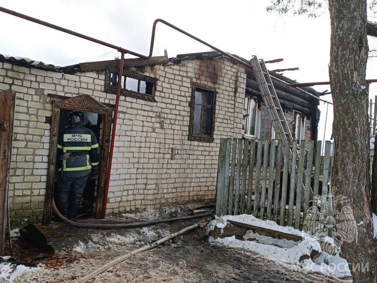 Женщина погибла при пожаре в частном доме в Навашине | 25.11.2023 | Нижний  Новгород - БезФормата