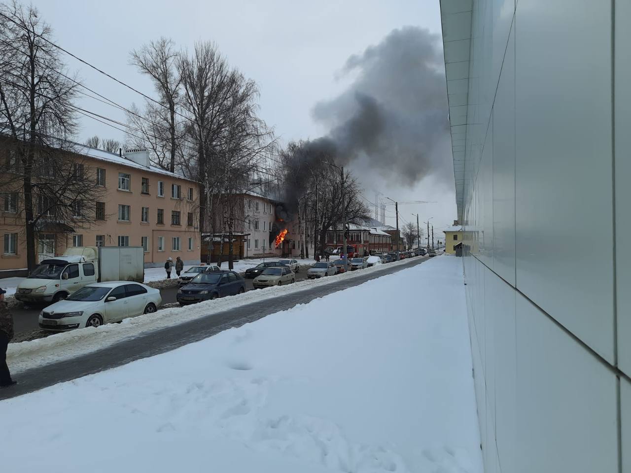 Жилой дом горит около Нижегородской ярмарки | Открытый Нижний