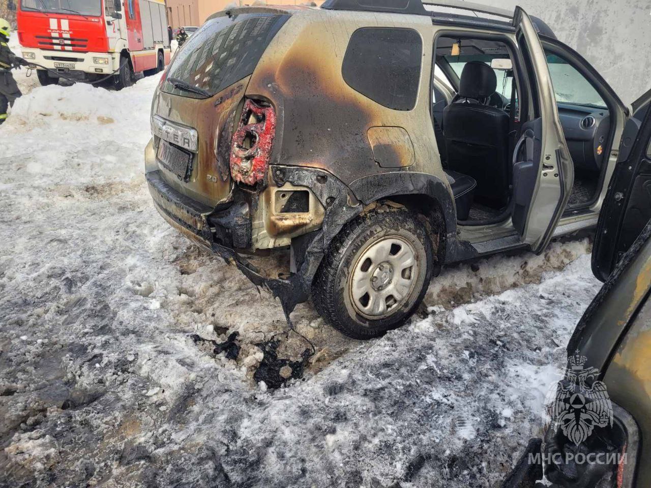 Машина вспыхнула на парковке в Нижнем Новгороде | 19.02.2024 | Нижний  Новгород - БезФормата