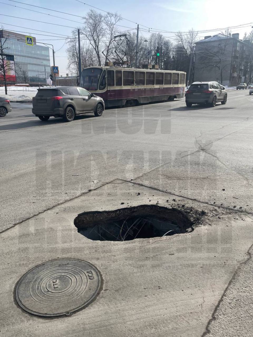 Огромный провал образовался на Ильинке в Нижнем Новгороде | 14.03.2024 | Нижний  Новгород - БезФормата