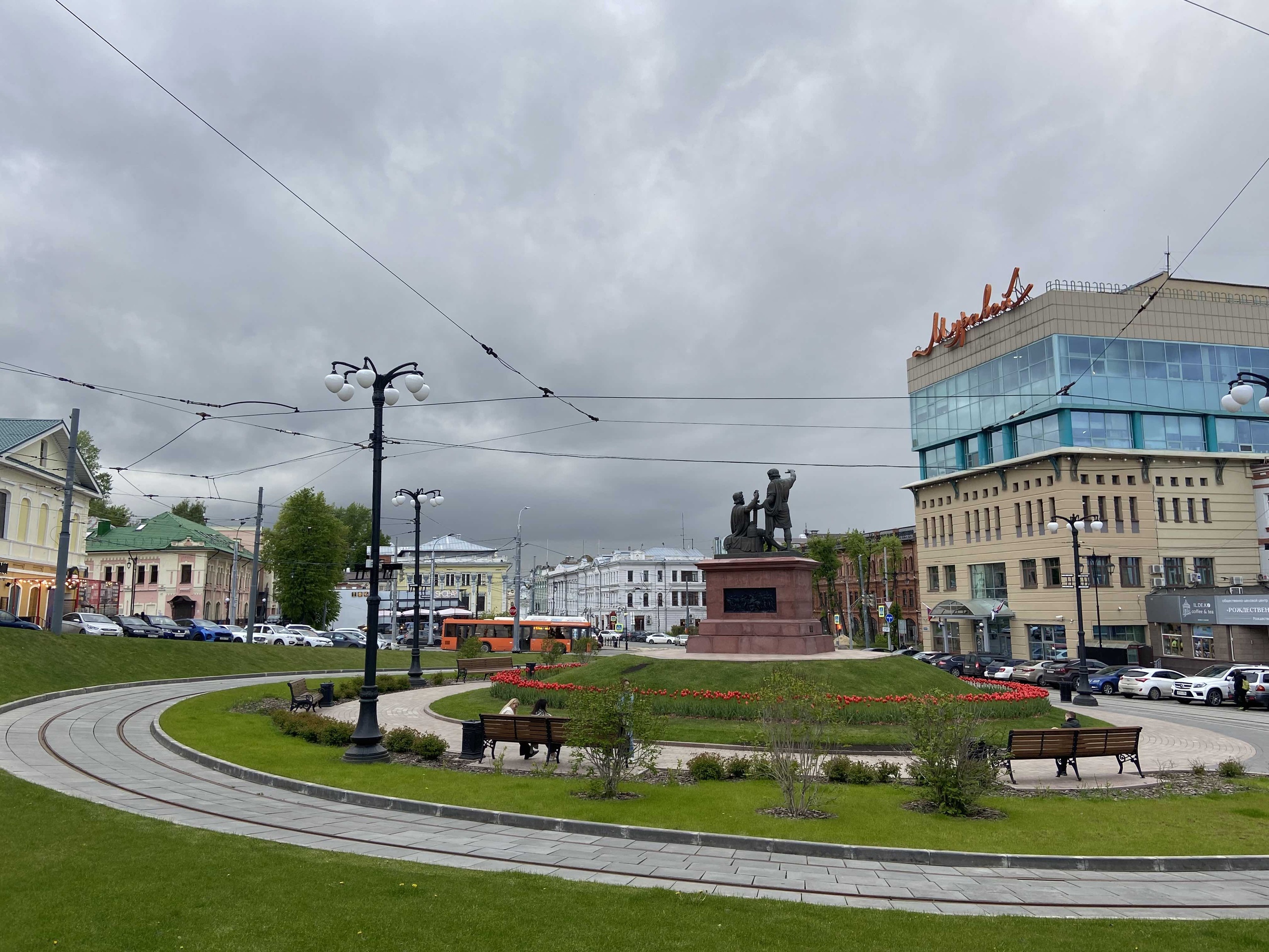 Открытый нижний. Площадь народного единства в Нижнем Новгороде. Площадь народного единства в Нижнем Новгороде на карте. Трамвайное движение по Зеленскому съезду. Трамвай на площади Челюскинцев в Нижнем Новгороде.