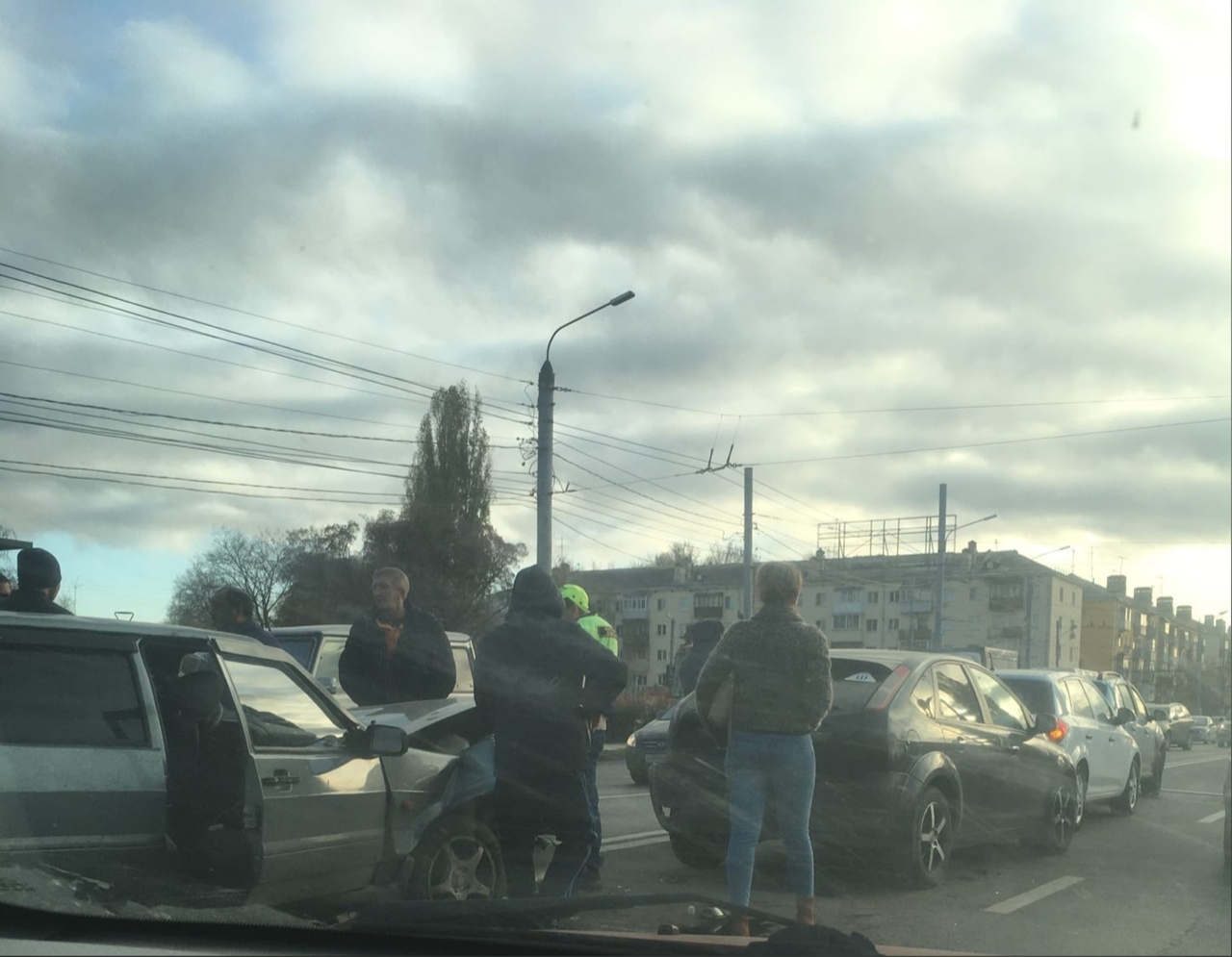 Дтп на проспекте ленина. Авария на проспекте Ленина Нижний Новгород. Авария на проспекте Ленина вчера в Нижнем Новгороде. Авария в Нижнем Новгороде вчера на проспекте.