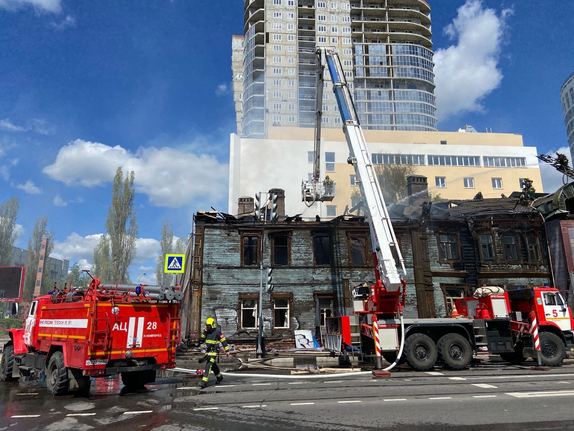 Пожар в «Доме Чардымова» на Сенной площади потушен | Открытый Нижний