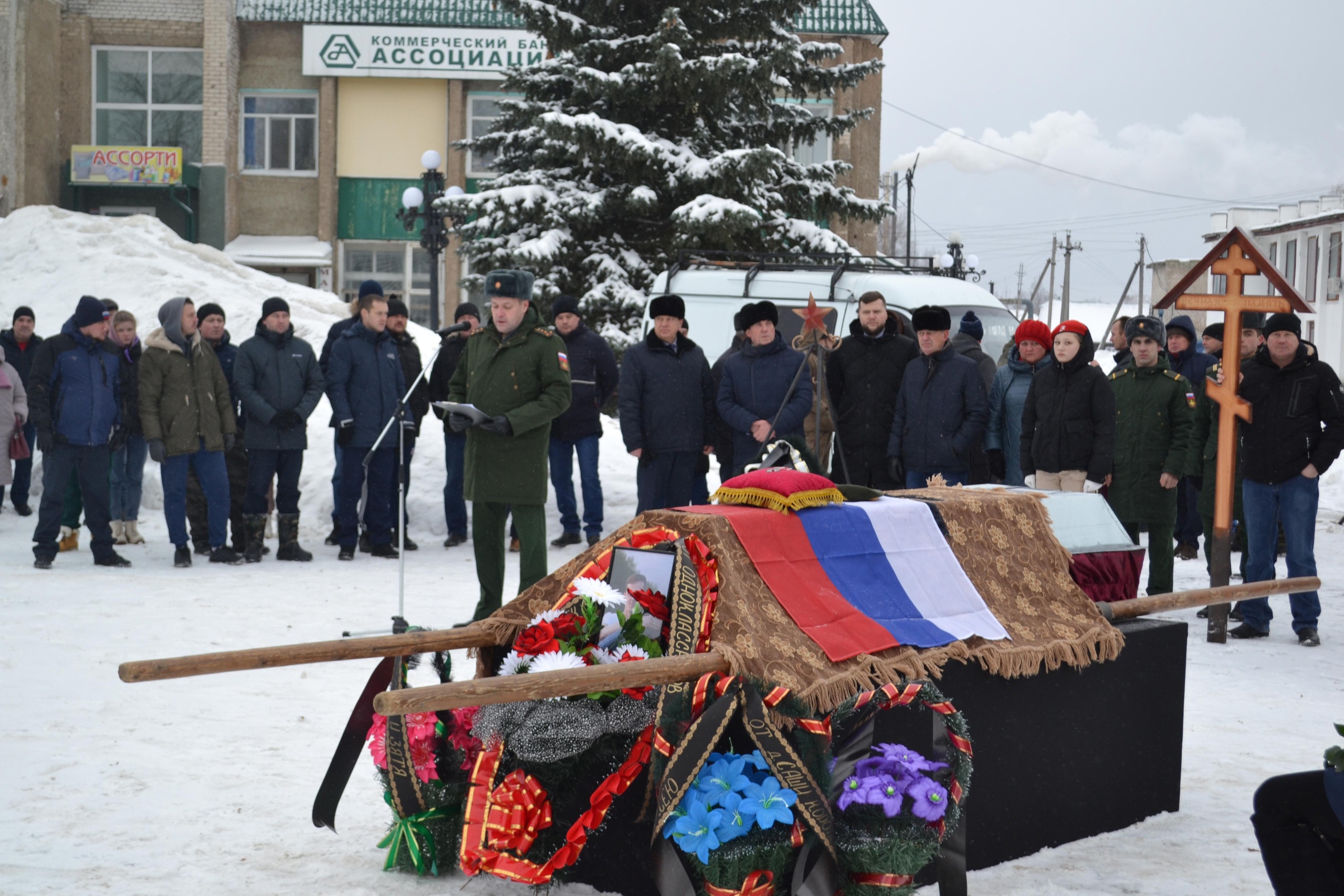 13 декабря 21. Похороны солдат погибших. Простились с погибшим мобилизованным.