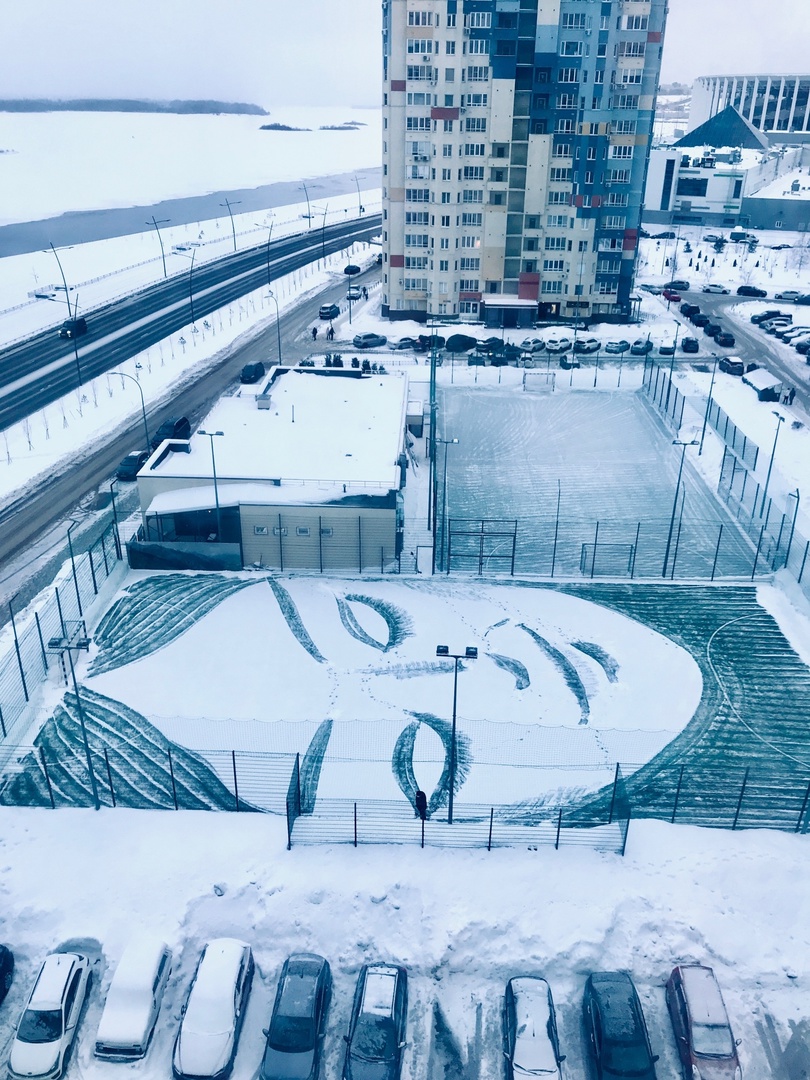 Нижегородский дворник нарисовал новый снежный портрет девушки в ЖК «Седьмое  небо» | 04.02.2024 | Нижний Новгород - БезФормата