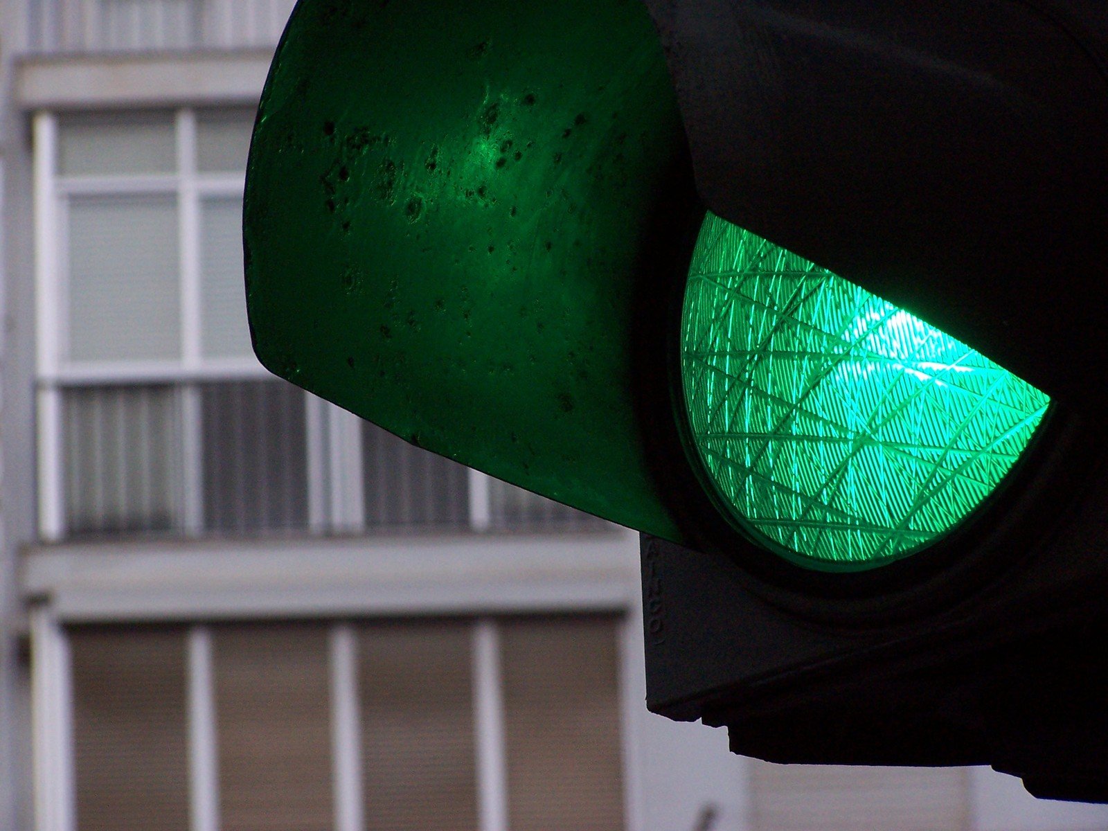 Светофоры всегда зеленые. Зеленый свет. Зеленый сигнал светофора. Зеленый свет светофора. Зеленый цвет светофора.