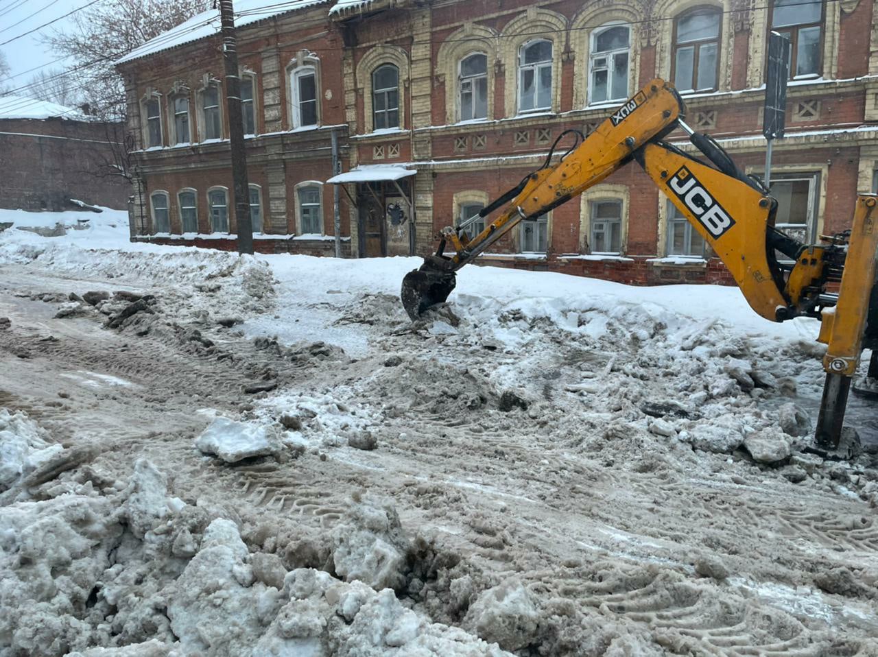 Аварийная водоканал курск. Прорыв водопровода. Прорыв трубы Водоканал. Прорыв водопровода Псков. Прорыв водопровода в Лисках.