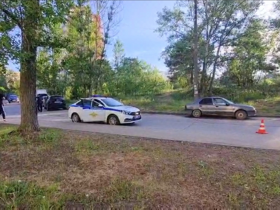 Image for Водитель BMW сбил инспектора ДПС и скрылся в Нижнем Новгороде