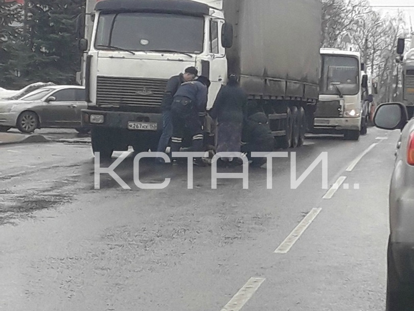 Image for Мужчина попал под колеса фуры в Сормовском районе