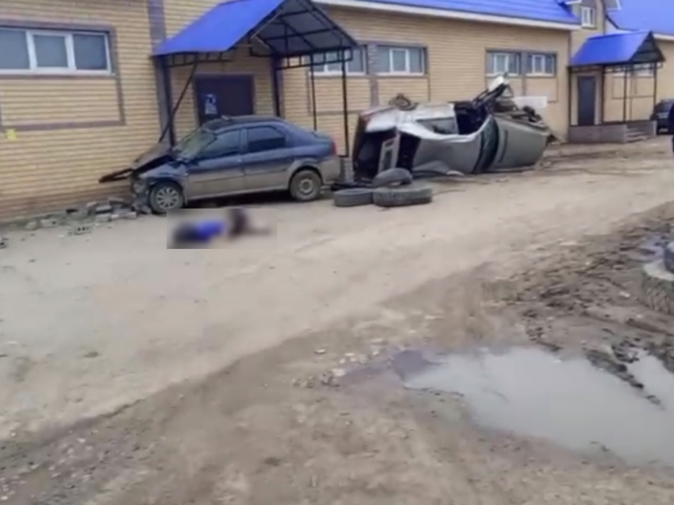 Image for Водитель Mercedes перевернулся и погиб в Сергачском районе 19 апреля