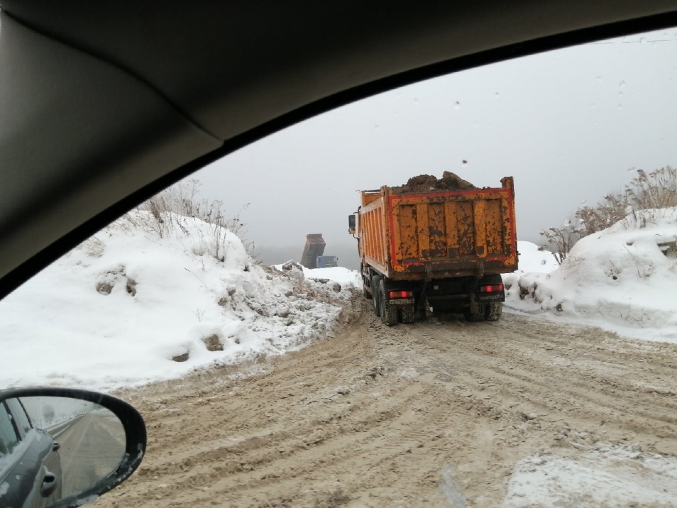 Image for Нижегородцы жалуются на нелегальный сброс снега напротив ЖК «Цветы»