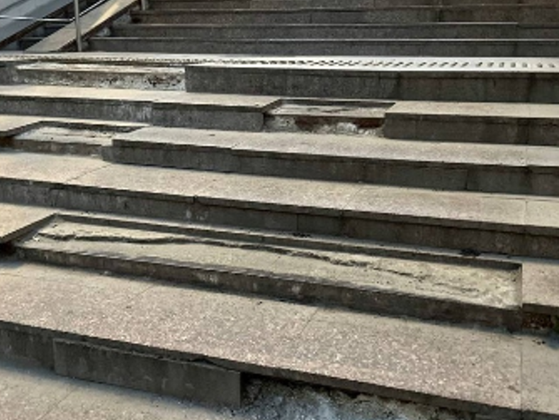 Image for Покрытие в переходе на площади Лядова отремонтируют летом